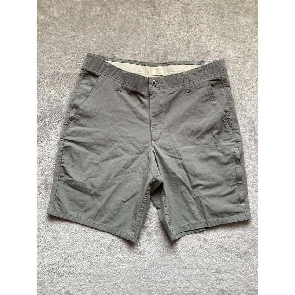 Dockers Chino Shorts Mens Gray Sz Medium 9" Inseam Above Knee Regular Fit